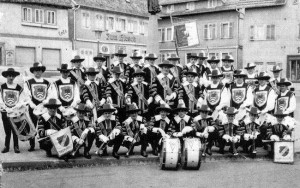 1966xxxx_FFZ_Obu_Marktplatz_Gruppenfoto